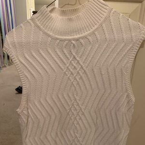 White no sleeves small turtleneck sweater